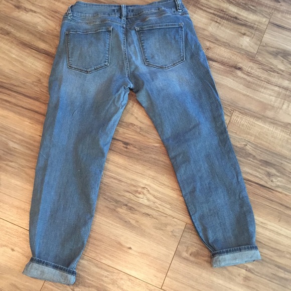 Distressed jeans - Picture 3 of 4